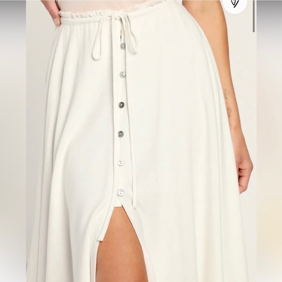 Lulu’s Best Beginnings Button-Front Midi Skirt NWT Size XS in Ivory - Picture 5 of 9